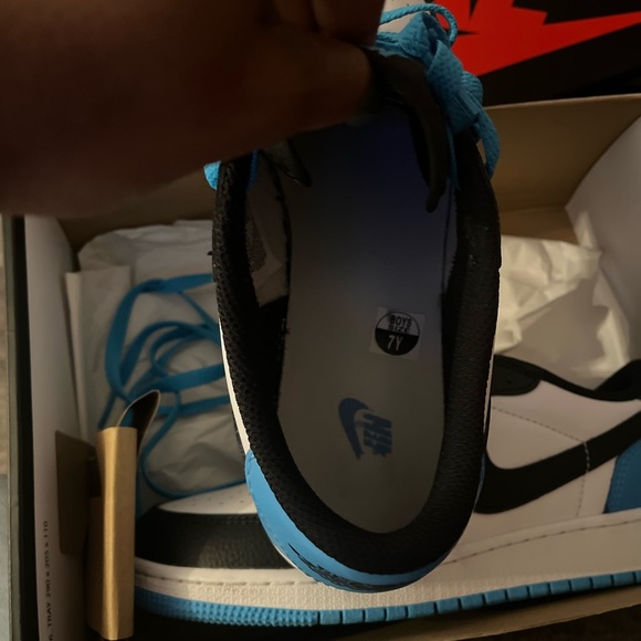 Size 7 - Picture 4 of 6